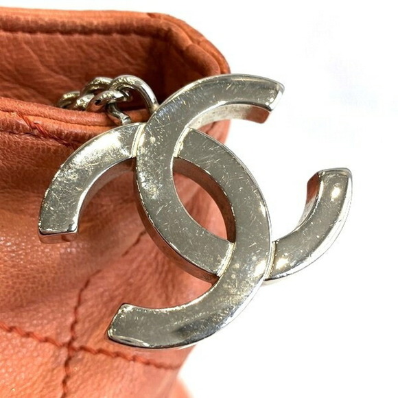 CHANEL Beige Logo Shoulder Bag - Picture 4 of 9